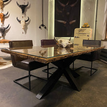 Lade das Bild in den Galerie-Viewer, Dining Table Altholz Eiche - Esstisch Einzelstück
